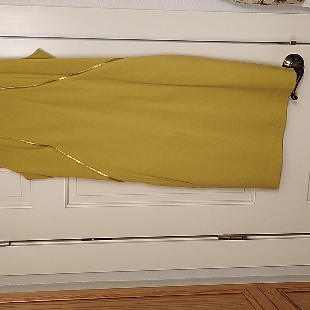 Dress - Picture 3 of 4